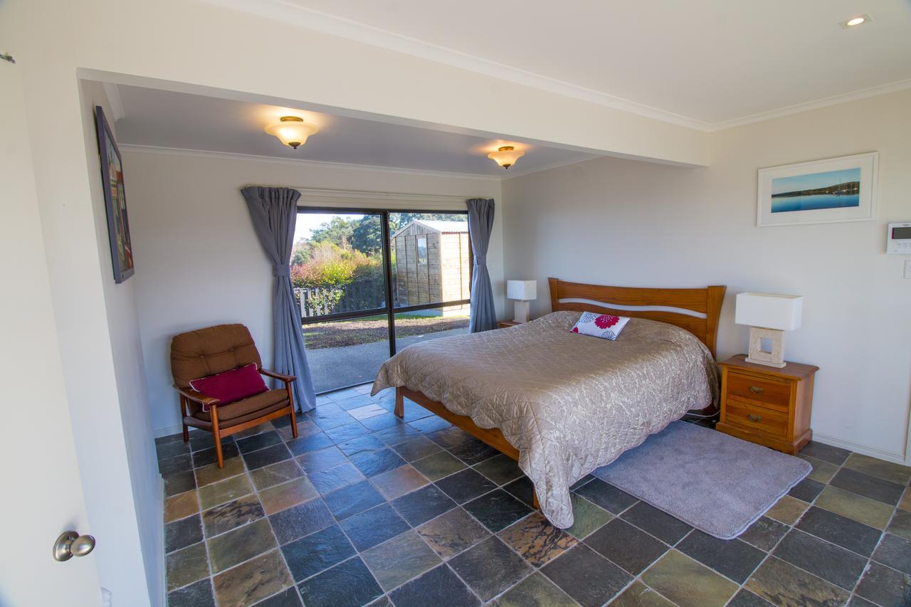 Cliff Orewa